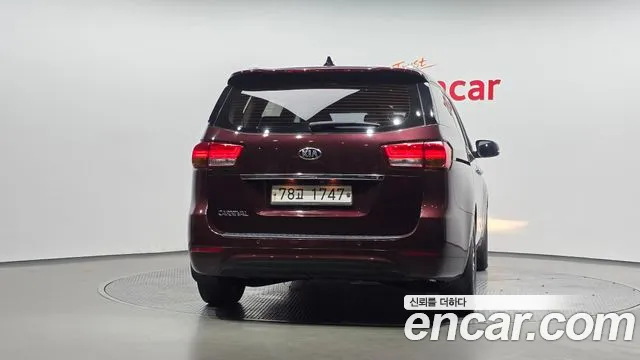 Kia Carnival 2016 thumb 4