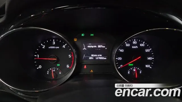 Kia Carnival 2016 thumb 8
