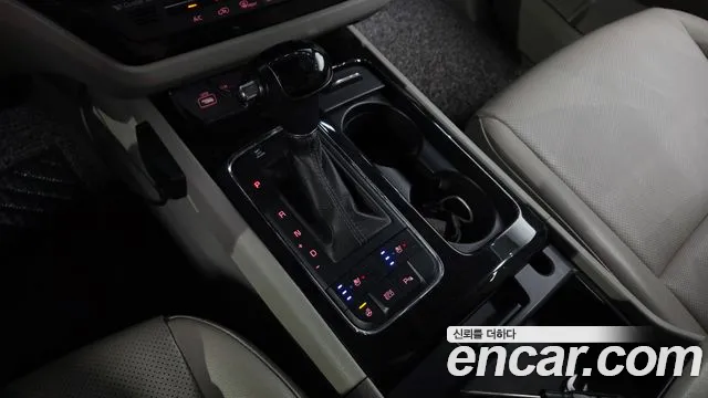 Kia Carnival 2016 thumb 9