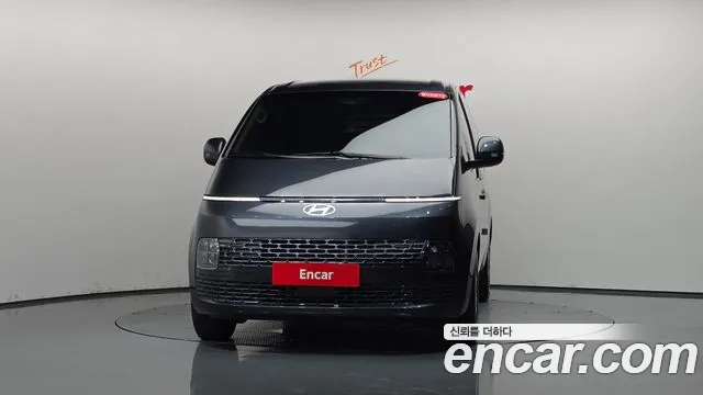 Hyundai Staria 2024 thumb 2