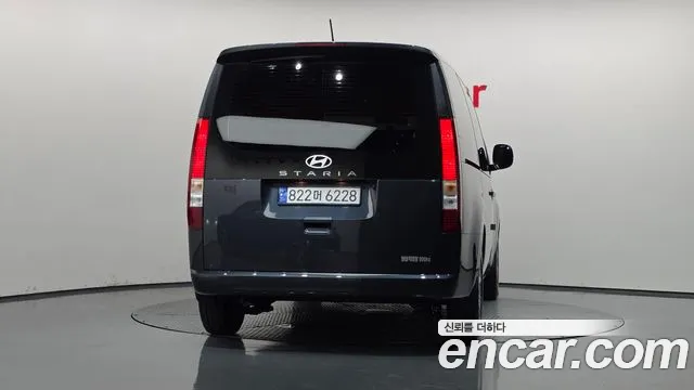 Hyundai Staria 2024 thumb 3