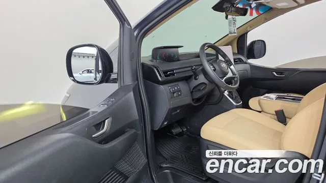 Hyundai Staria 2024 thumb 9