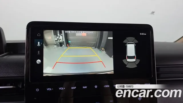 Hyundai Staria 2024 thumb 12