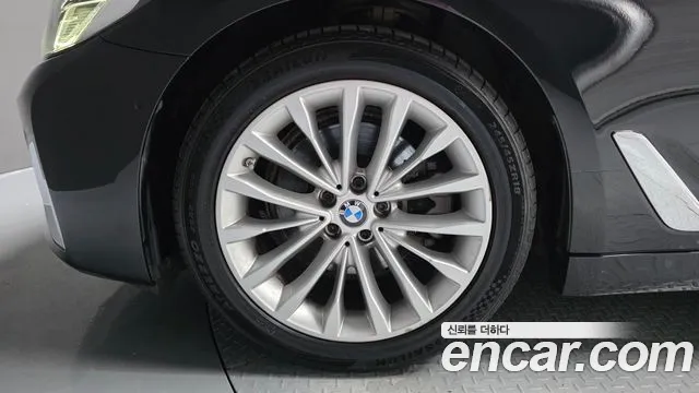 BMW 5 серии 2022 thumb 5