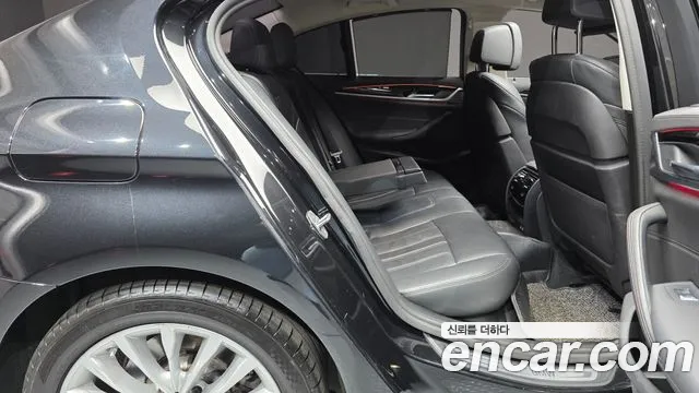 BMW 5 серии 2022 thumb 11