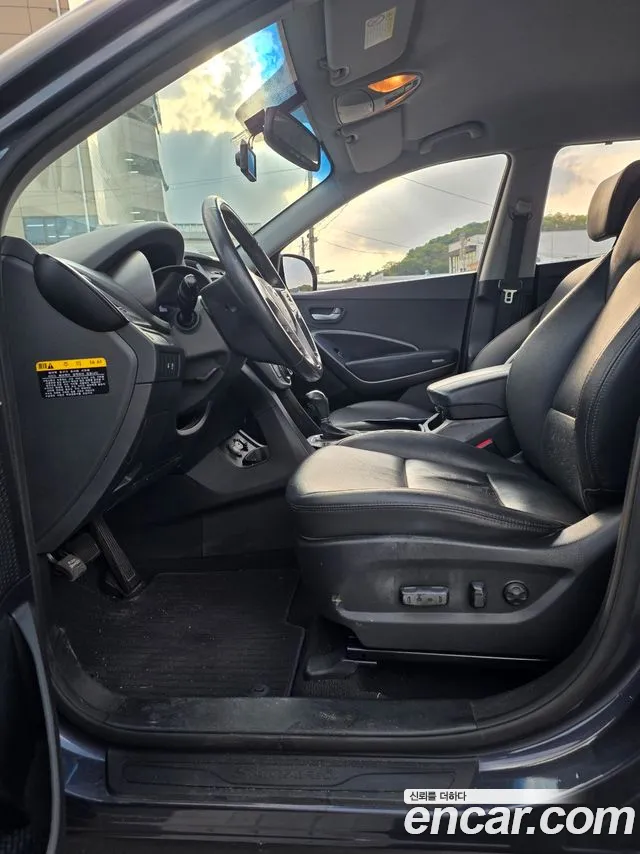 Hyundai Santafe 2016 thumb 10