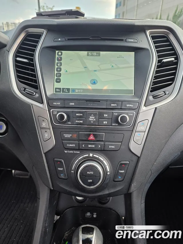 Hyundai Santafe 2016 thumb 11