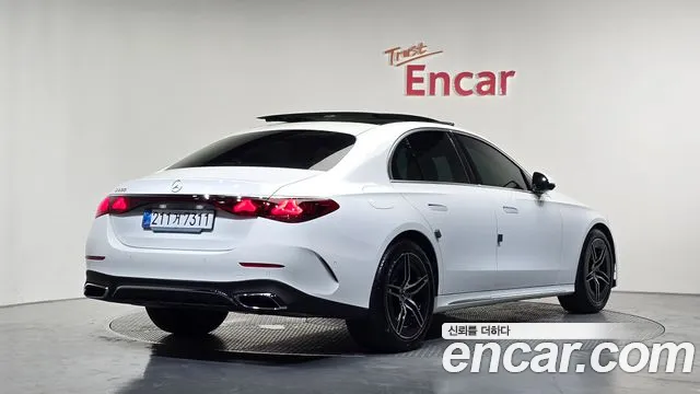 Mercedes-Benz E-Класс 2025 thumb 2
