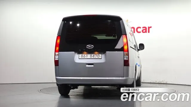 Hyundai Staria 2021 thumb 4