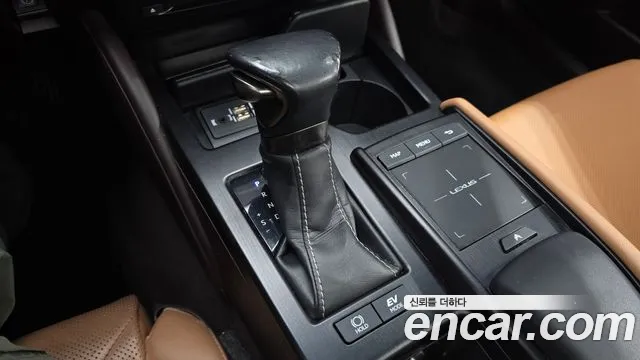 Lexus ES 2019 thumb 9