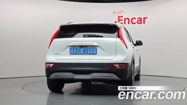 Kia Niro 2023 thumb 4