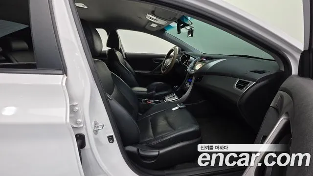 Hyundai Avante 2012 thumb 10