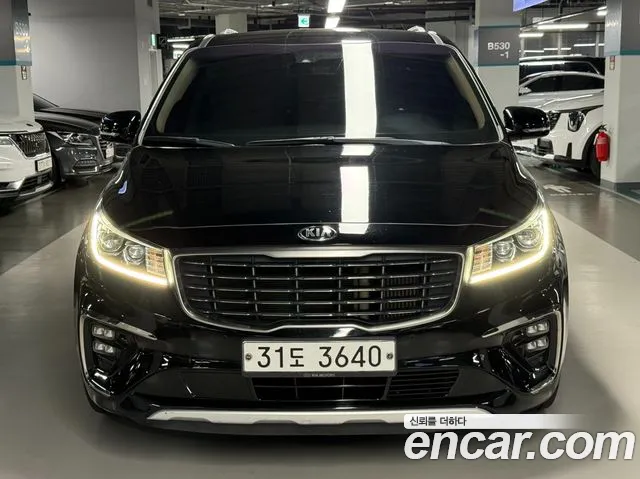 Kia Carnival 2018 thumb 2