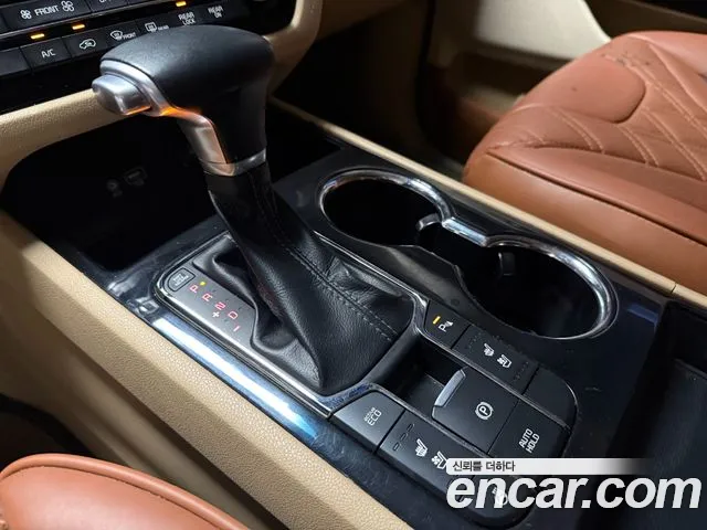 Kia Carnival 2018 thumb 5