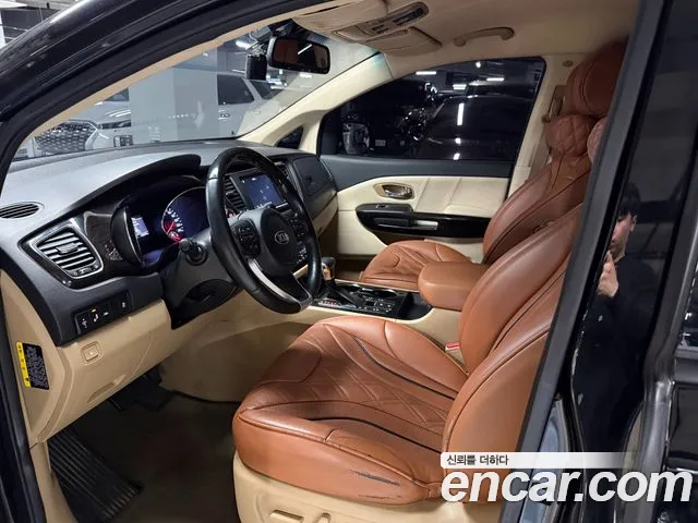 Kia Carnival 2018 thumb 6