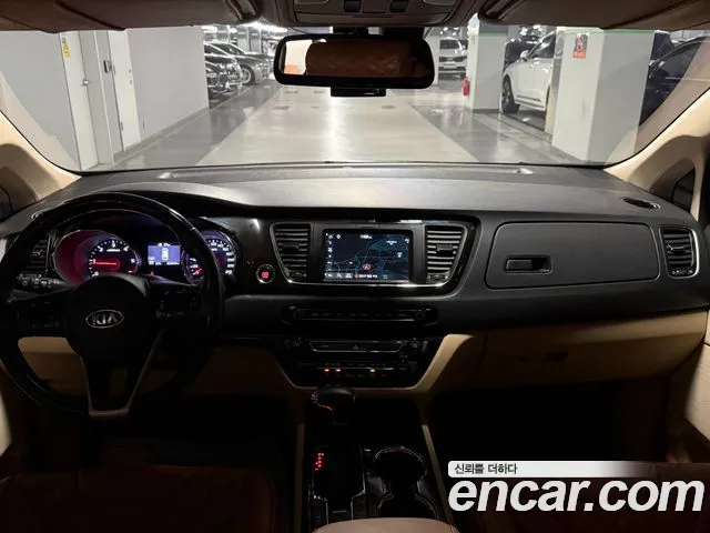 Kia Carnival 2018 thumb 8