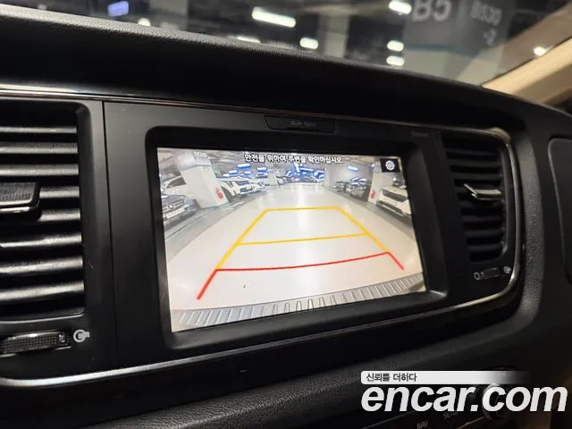 Kia Carnival 2018 thumb 9