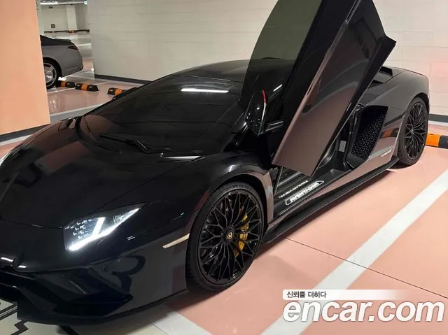 Lamborghini Aventador 2018 thumb 5