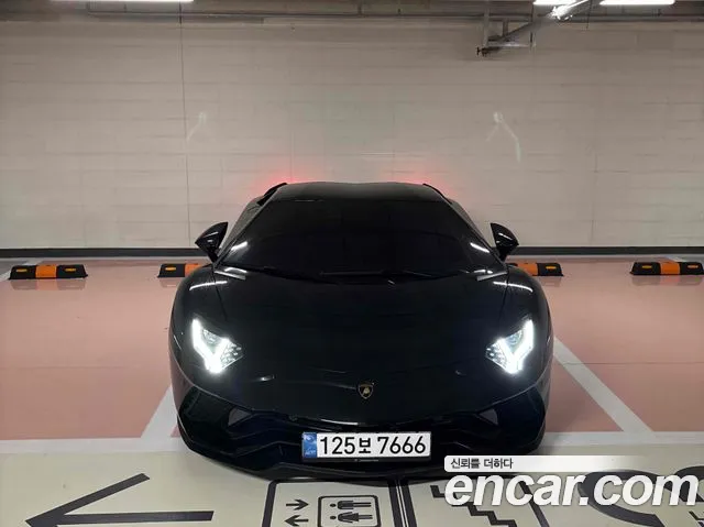 Lamborghini Aventador 2018 thumb 6