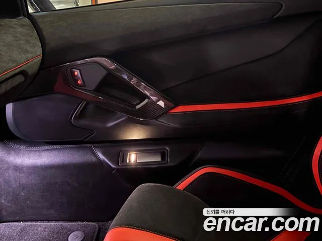 Lamborghini Aventador 2018 thumb 10