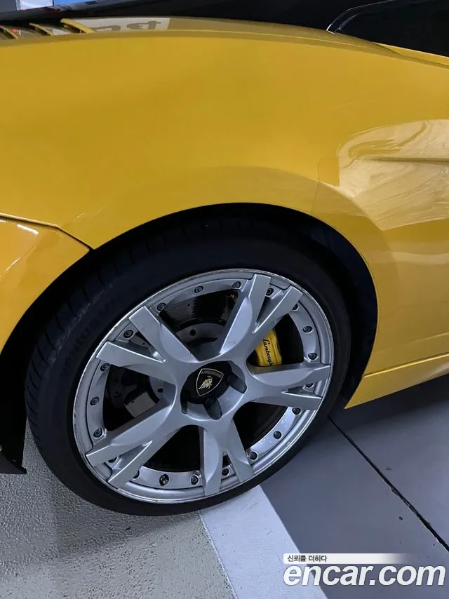 Lamborghini Gallardo 2006 thumb 10