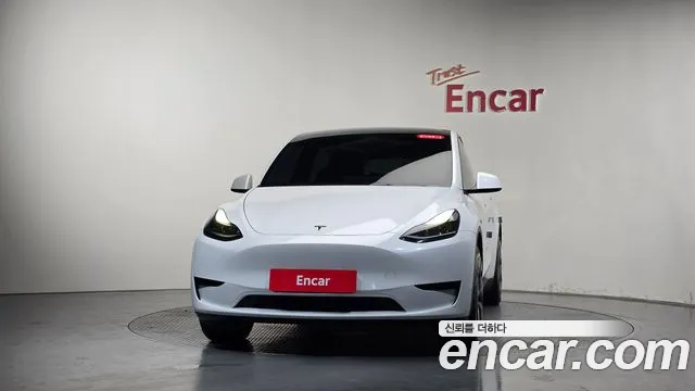 Tesla Model Y 2024 thumb 2