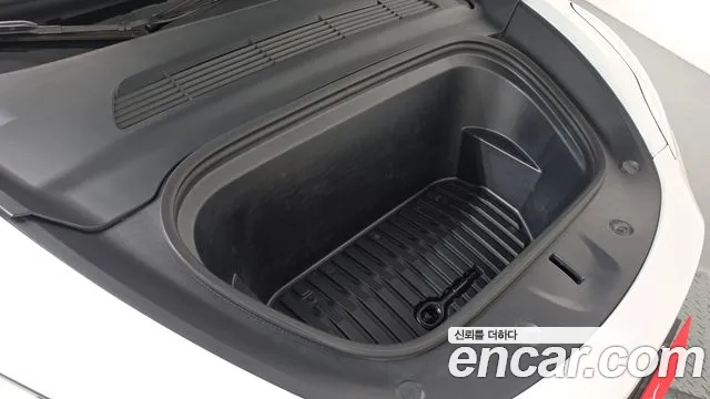 Tesla Model Y 2024 thumb 5