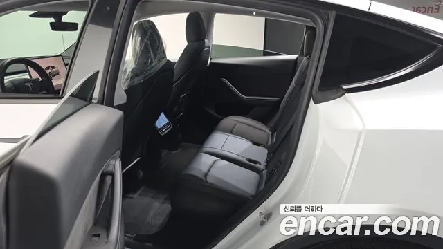 Tesla Model Y 2024 thumb 10