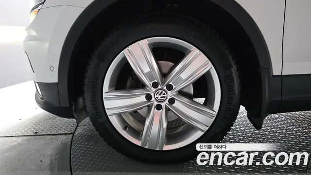 Volkswagen Tiguan 2020 thumb 5