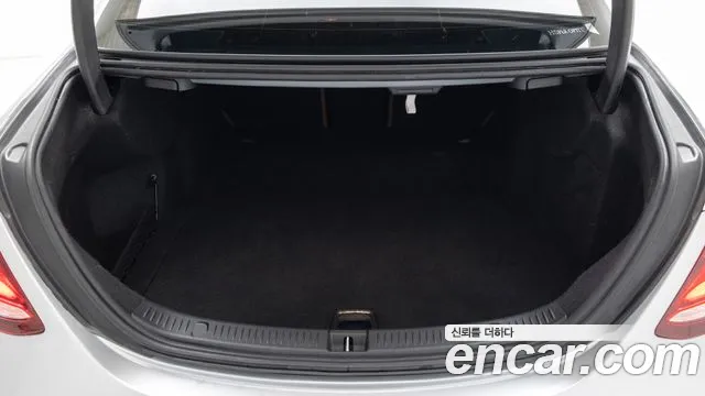 Mercedes-Benz E-Класс 2018 thumb 10