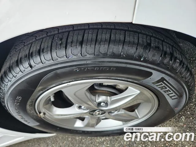 Hyundai Avante 2017 thumb 5