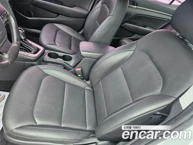 Hyundai Avante 2017 thumb 10