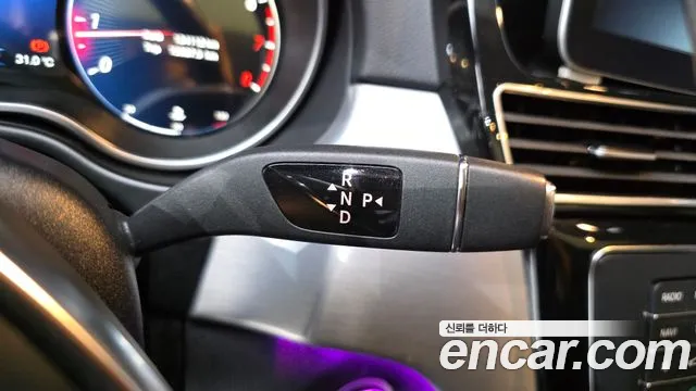 Mercedes-Benz GLE 2017 thumb 9