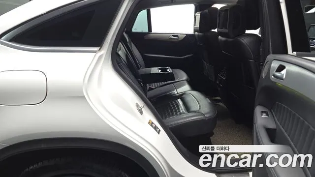 Mercedes-Benz GLE 2017 thumb 12