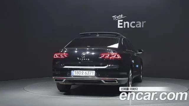 Volkswagen Passat (North America and China) 2021 thumb 4