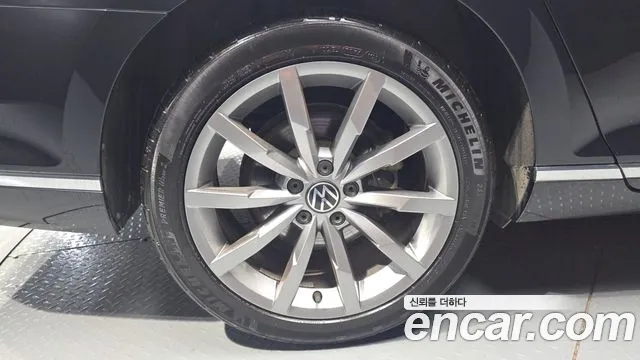 Volkswagen Passat (North America and China) 2021 thumb 5
