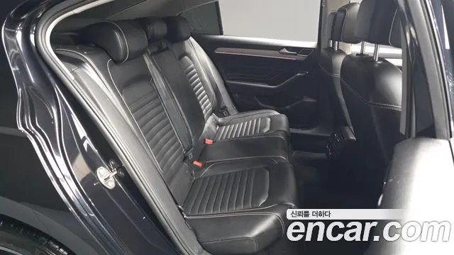 Volkswagen Passat (North America and China) 2021 thumb 11
