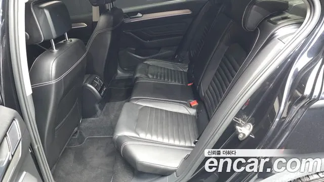 Volkswagen Passat (North America and China) 2021 thumb 12
