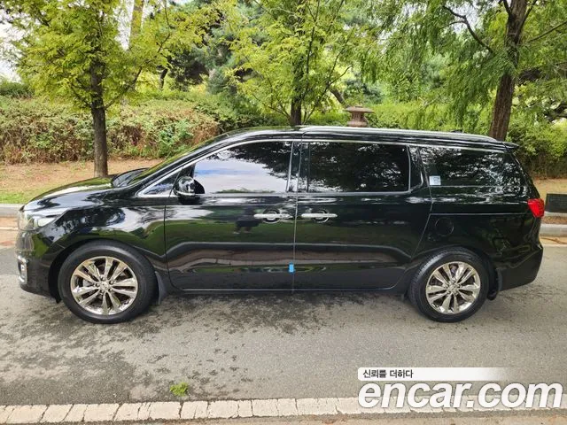 Kia Carnival 2015 thumb 3