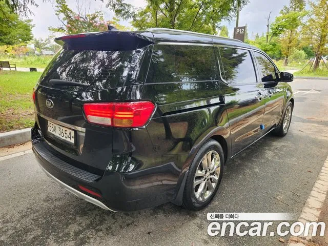 Kia Carnival 2015 thumb 6