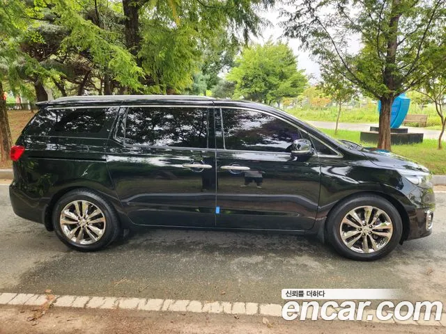 Kia Carnival 2015 thumb 7