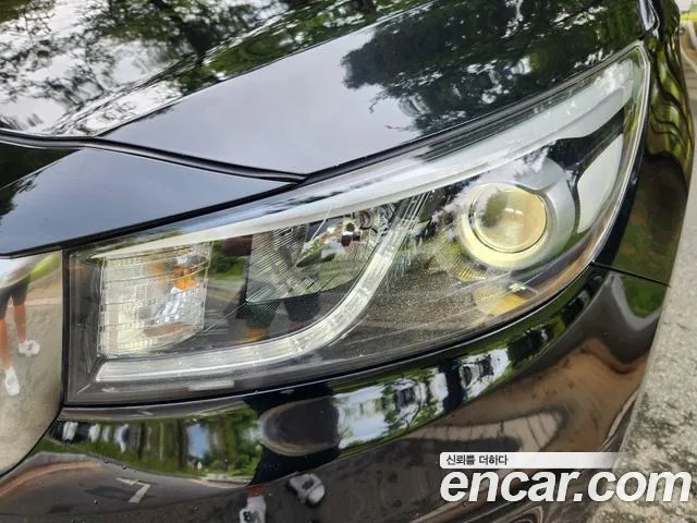 Kia Carnival 2015 thumb 9