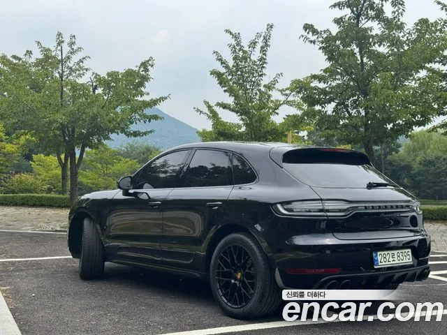 Porsche Macan 2021 thumb 3