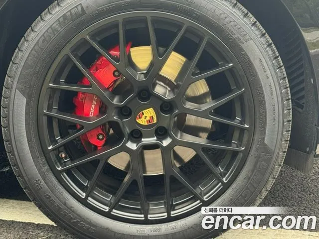 Porsche Macan 2021 thumb 5