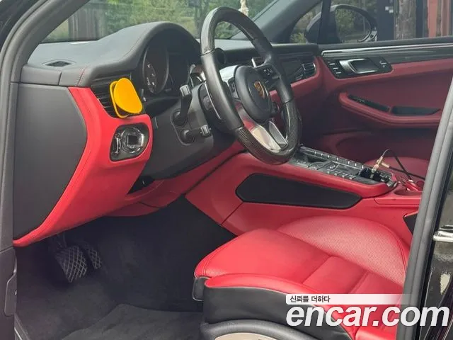 Porsche Macan 2021 thumb 6