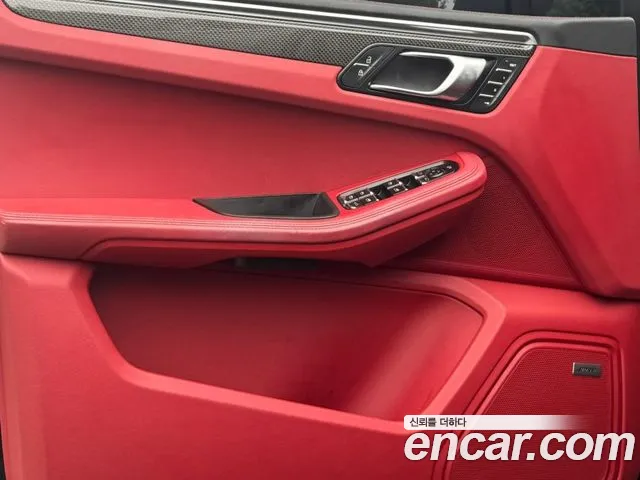 Porsche Macan 2021 thumb 7