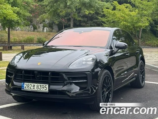 Porsche Macan 2021 thumb 11