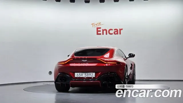 Astonmartin Vantage 2019 thumb 4
