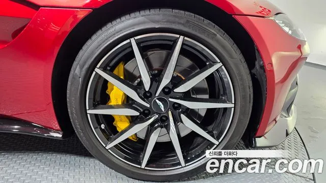 Astonmartin Vantage 2019 thumb 5