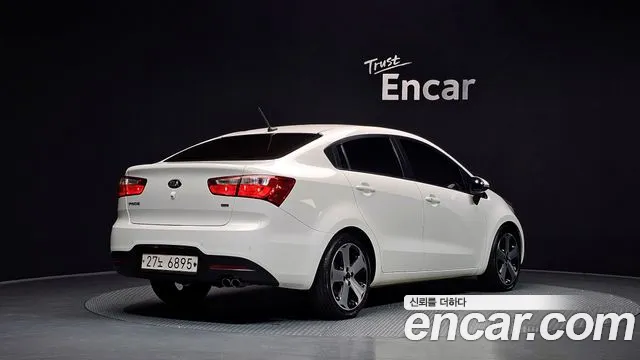 Kia Pride 2013 thumb 2